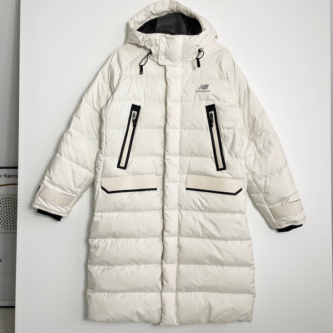 D2 뉴발란스 여성용 화이트 컬러 롱 다운 재킷 95사이즈 상품이미지1