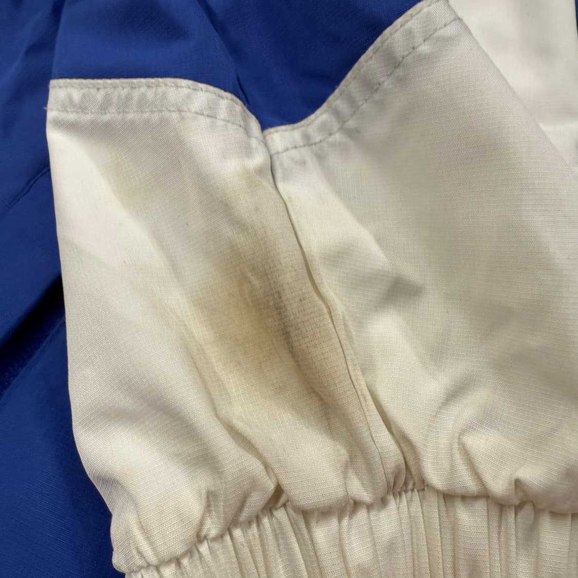 [정품/100] 엄브로 블루 화이트 트랙 바람막이 자켓 b16 상품이미지9