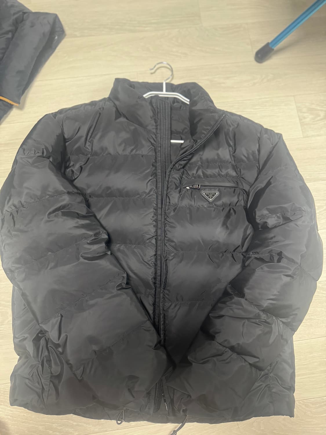 프라다 리나일론 다운 자켓 블랙 상품이미지1