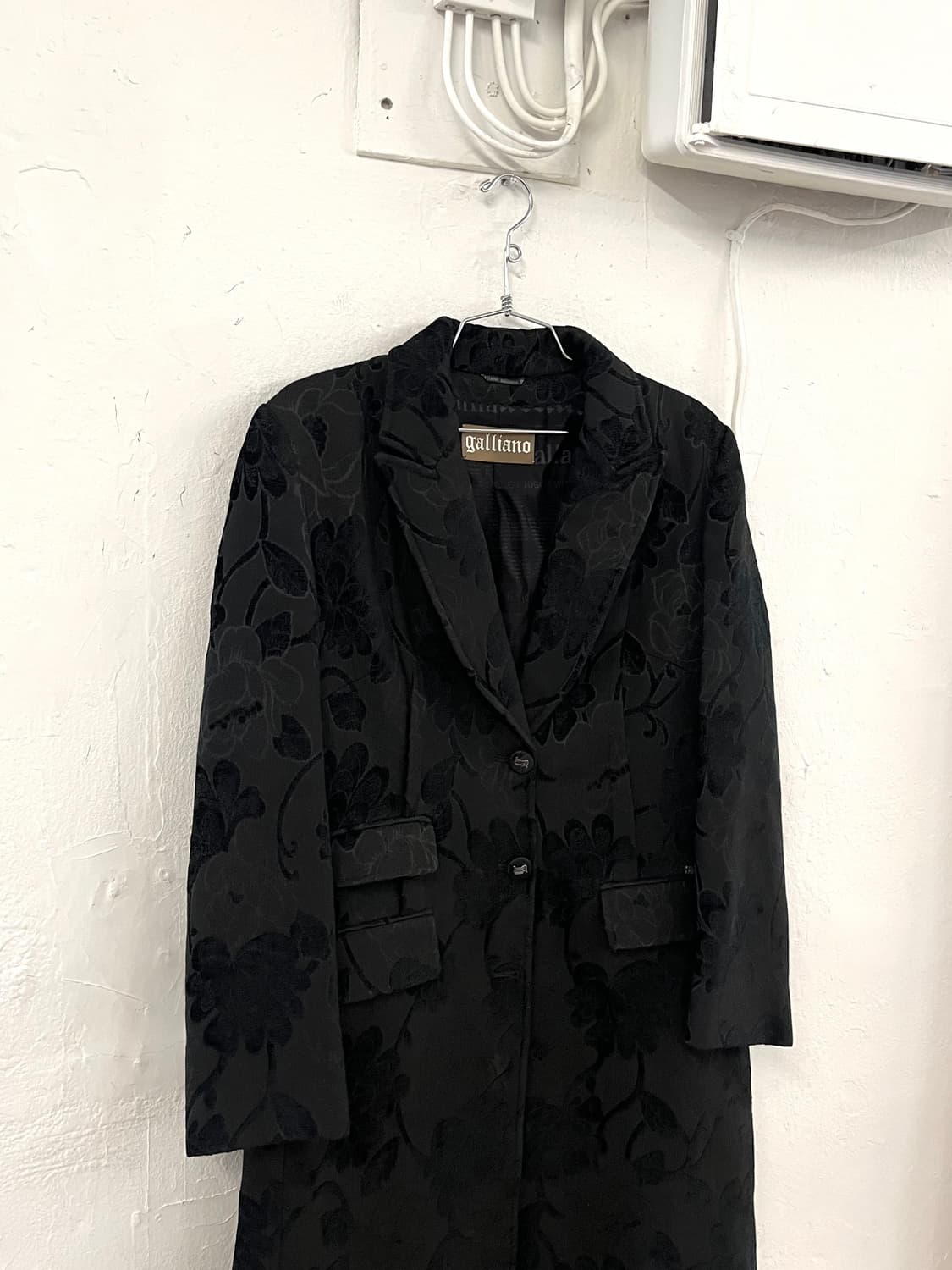 존갈리아노 2007FW 아카이브 플로럴 엠브로이드 코트 상품이미지4