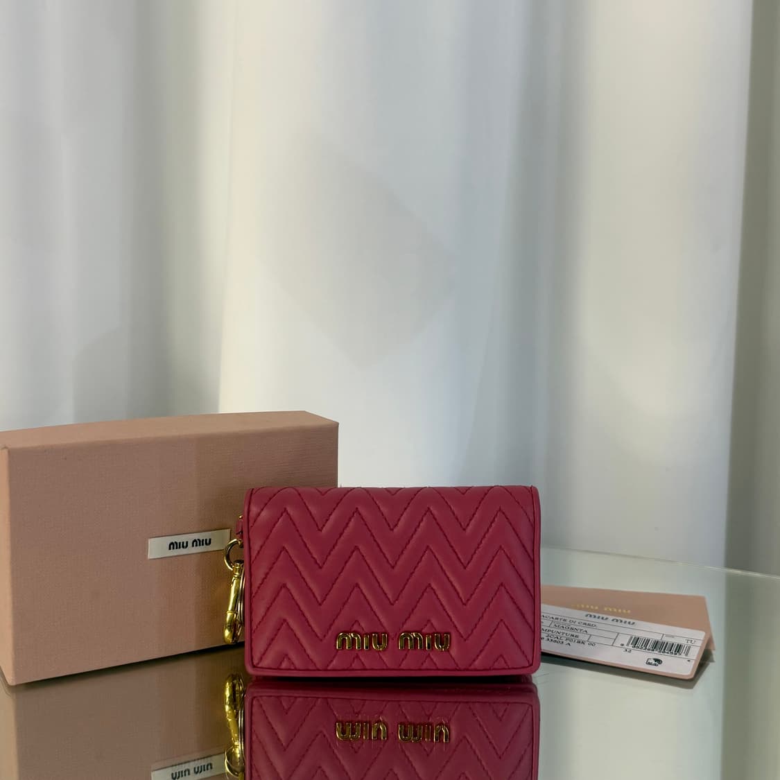 미우미우 나파 퀄팅 키링 카드지갑 상품이미지1