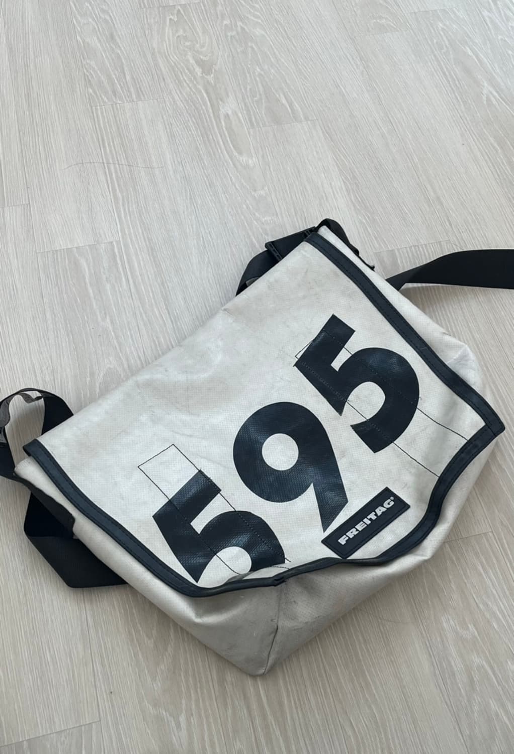 프라이탁 드라그넷 화이트 상품이미지2