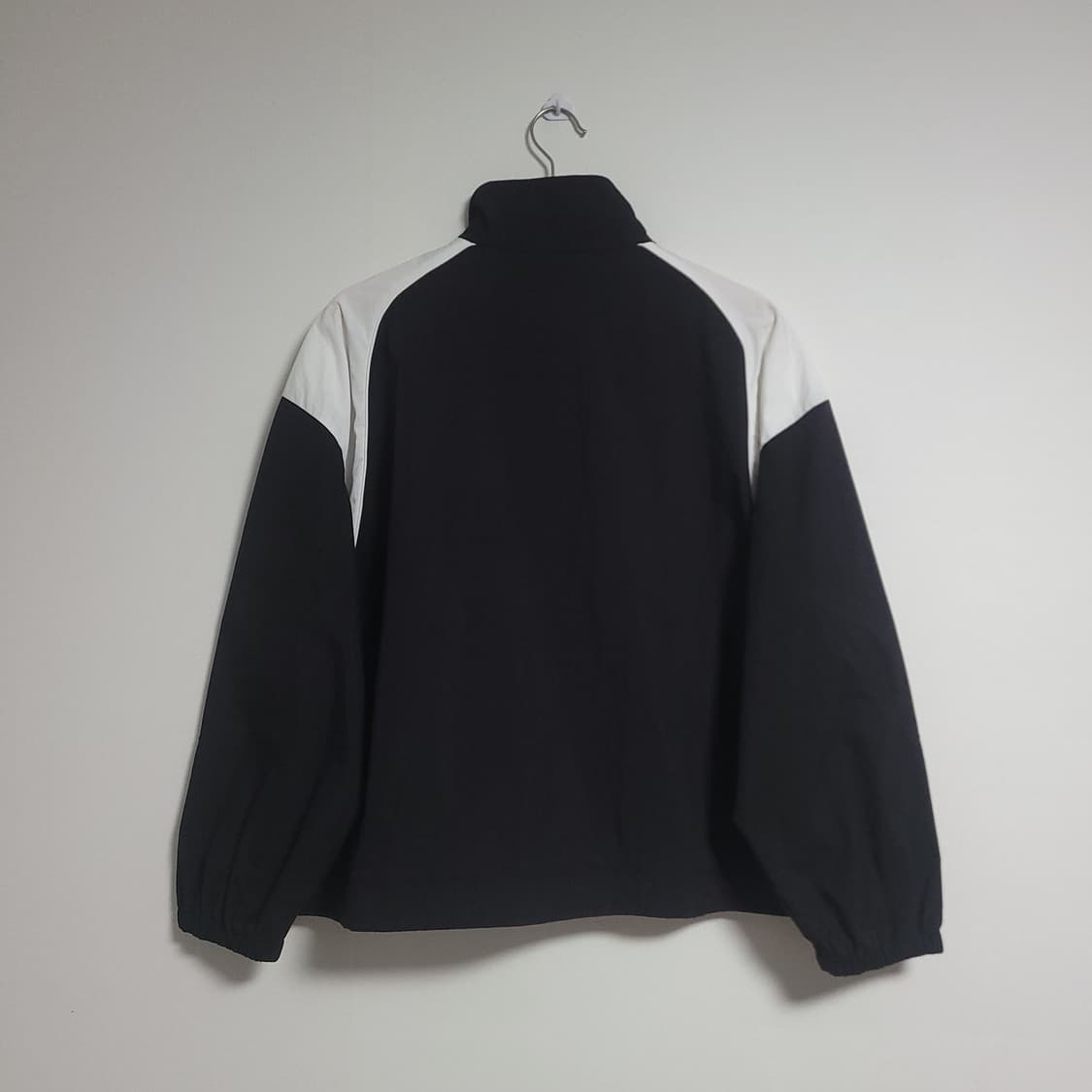 (M) MIXXO 미쏘 블랙 화이트 배색 바람막이 점퍼 새택 상품이미지5