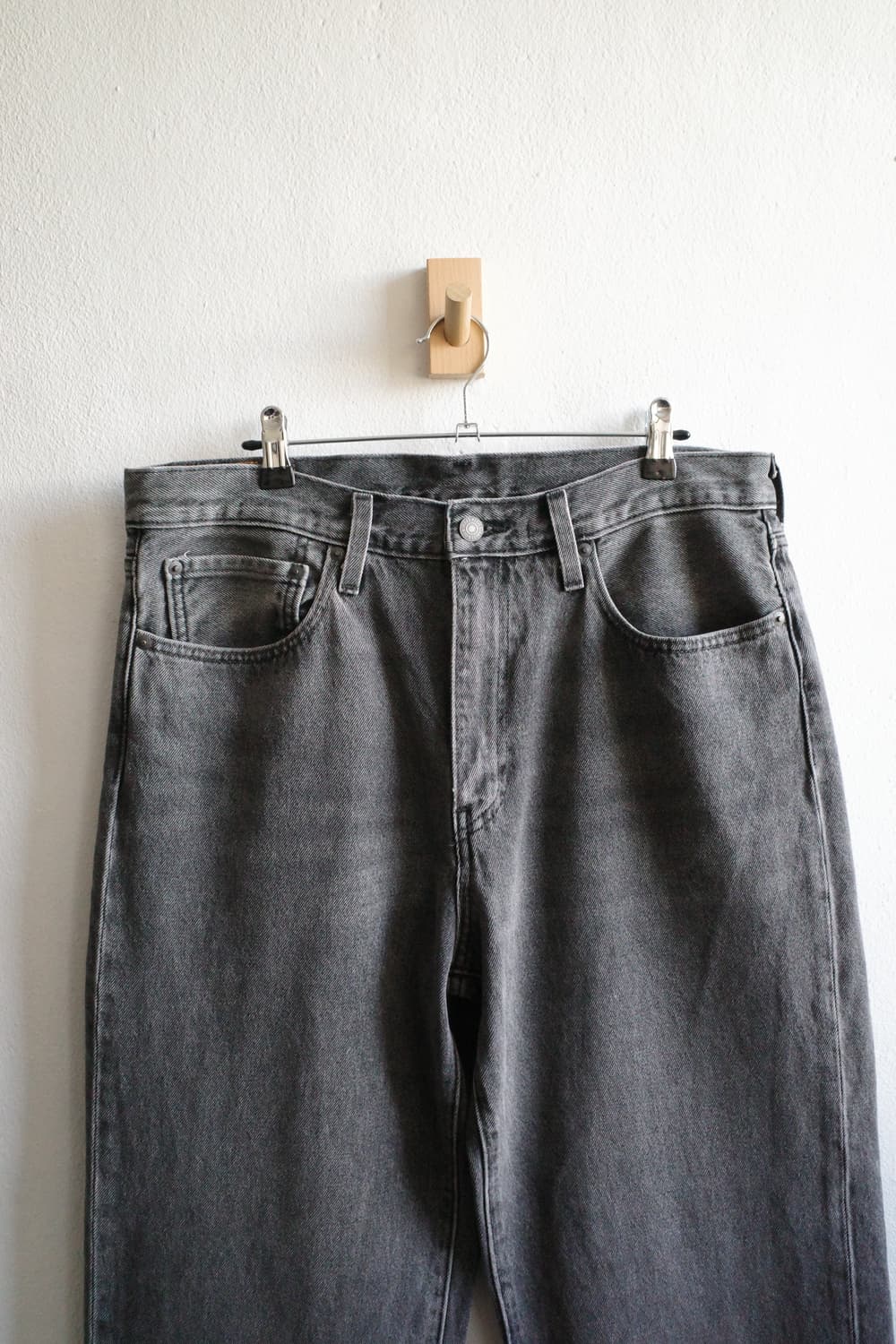 리바이스 프리미엄 568 블랙 데님 팬츠 상품이미지2