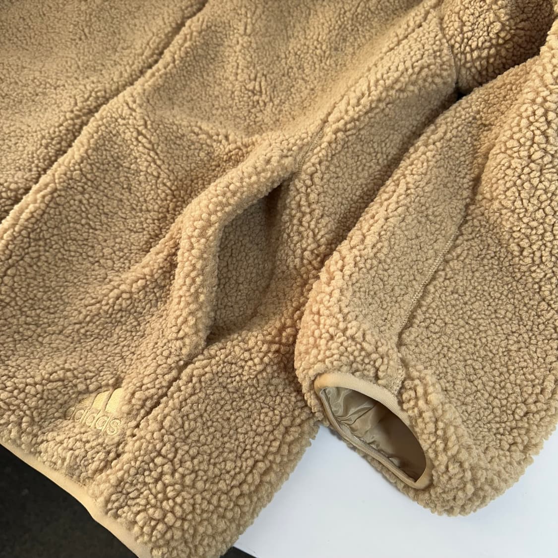 XL 아디다스 베이지 뽀글이 후리스 집업 상품이미지2