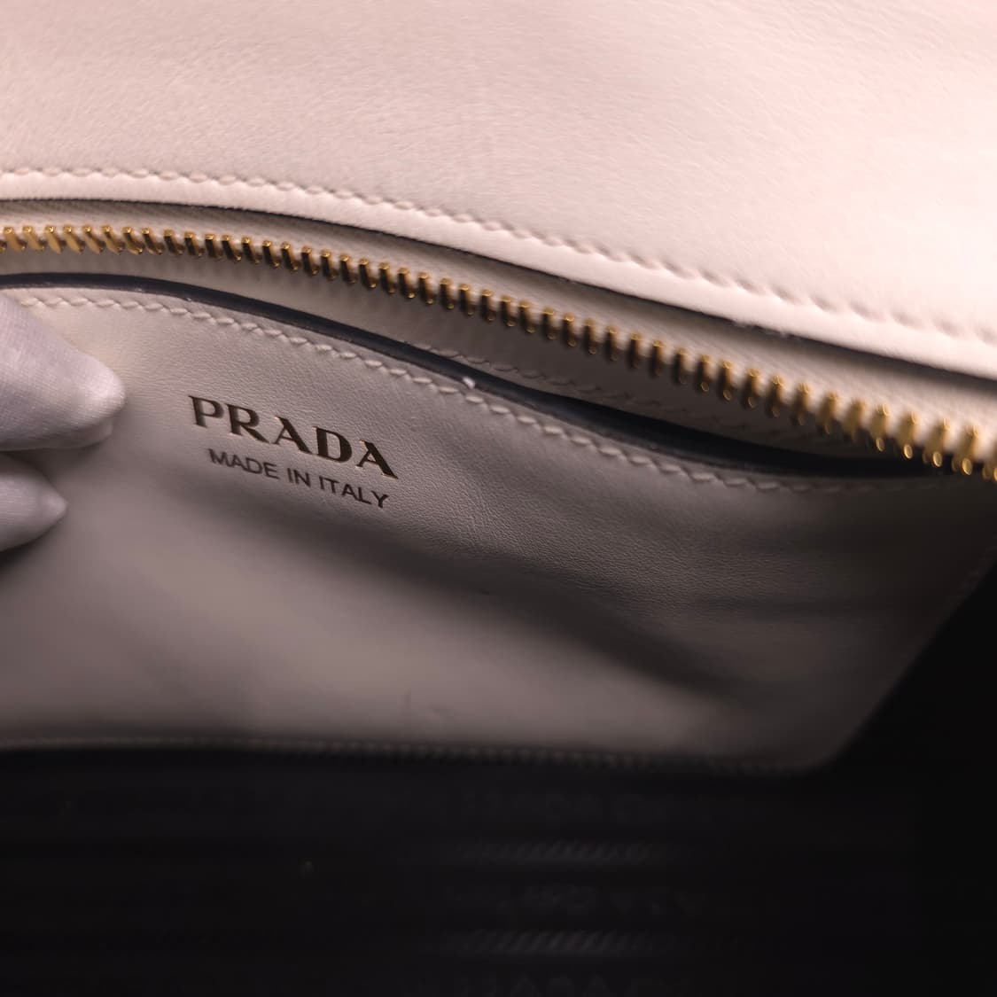 [정품] 프라다 모노크롬 사피아노 스몰 화이트 상품이미지7