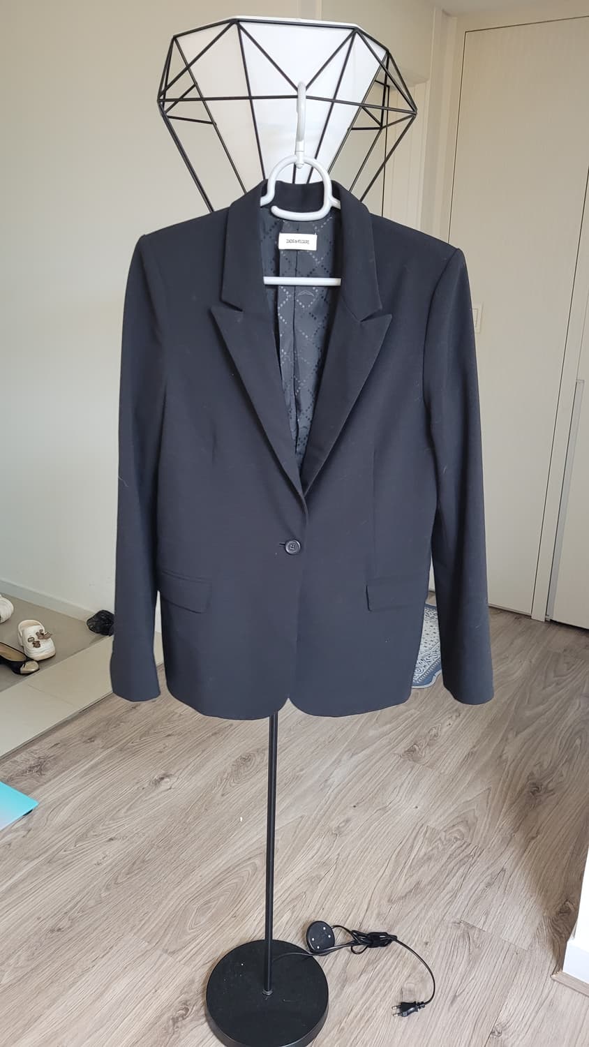 Zadig & Voltaire 자딕앤볼테르 블랙 해골 포인트 블레이저 상품이미지4