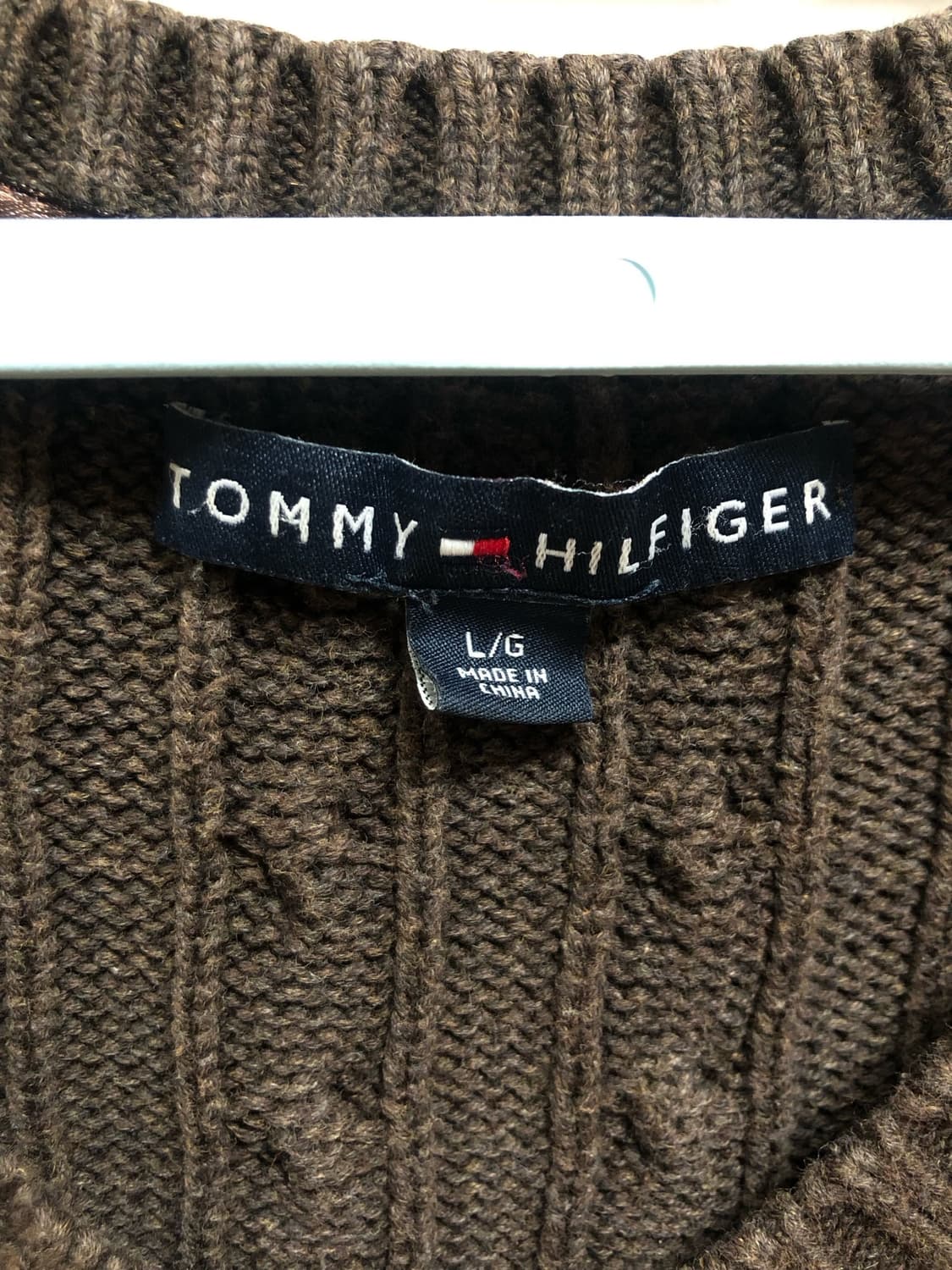 Tommy Hilfiger 브라운 브이넥 꽈배기니트 상품이미지3