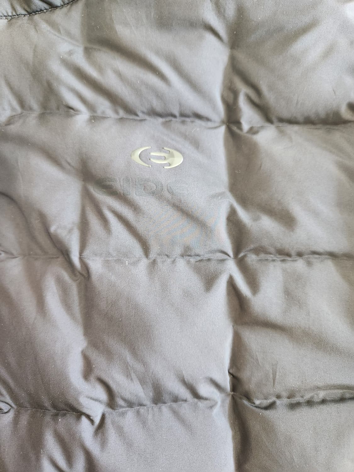 아이더 경량 구스다운패딩 사이즈100(L)

여기저기 사용감 있어서 싸게 상품이미지2