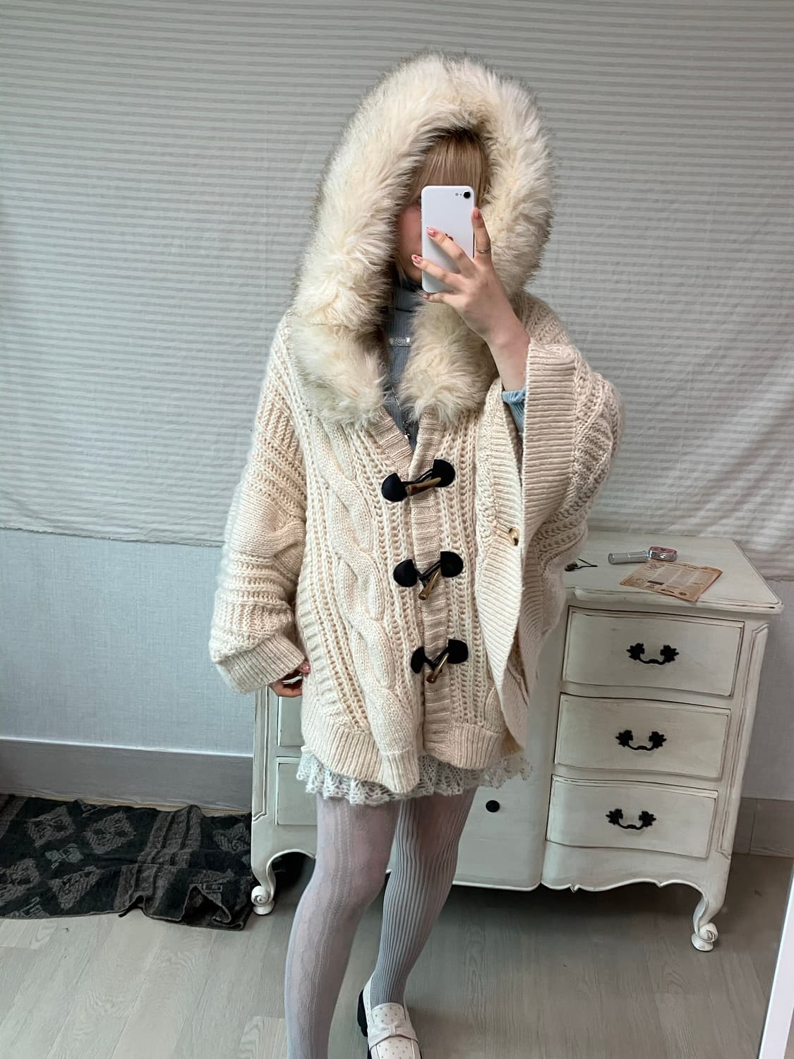 datura 아이보리 퍼 후드 케이프 상품이미지2