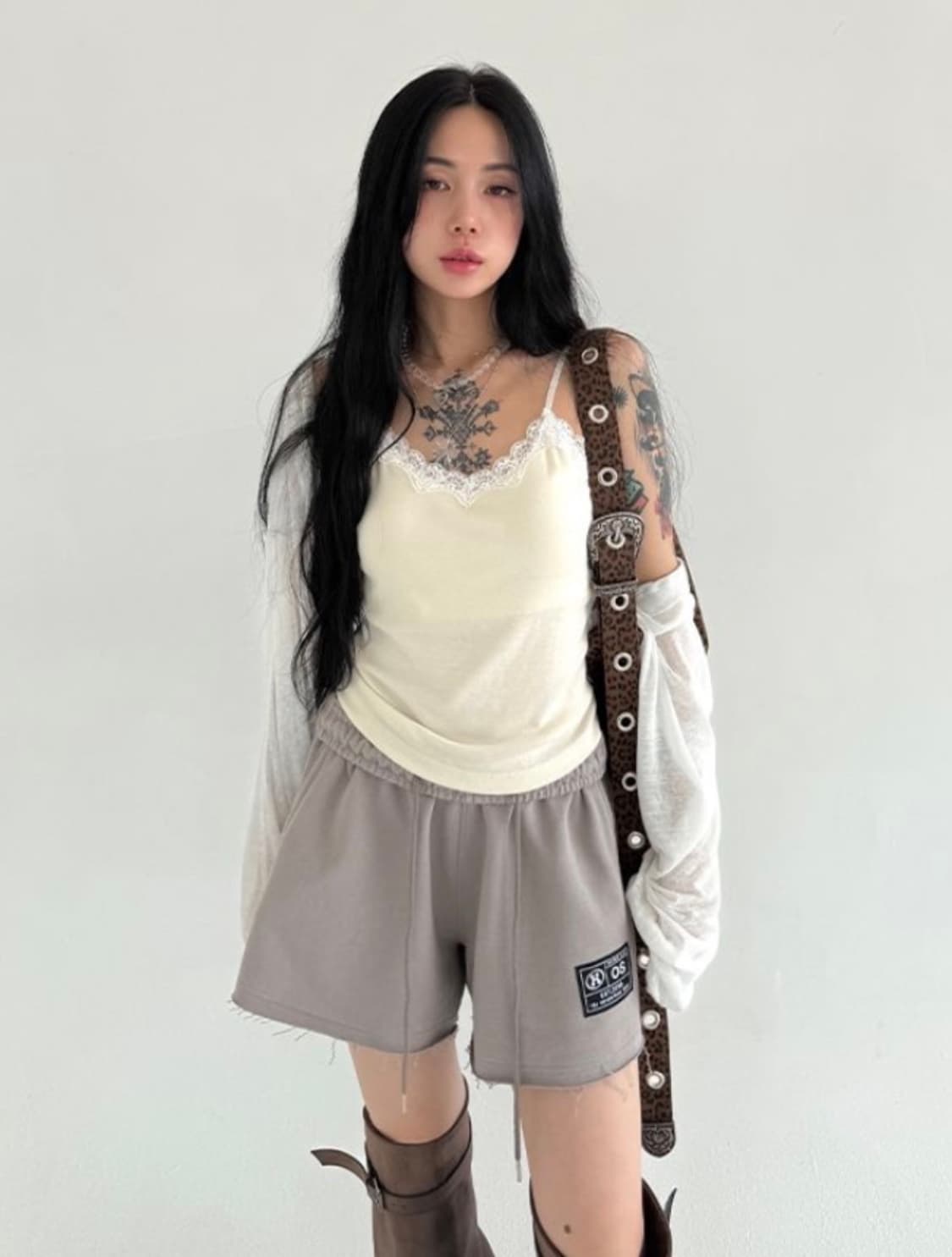 미스테리어스호텔 스웻팬츠 베이지 상품이미지1