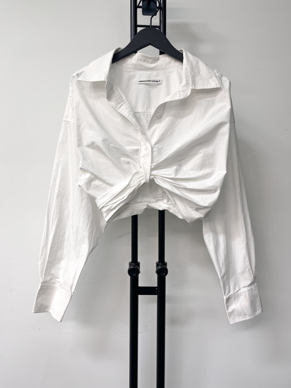 알렉산더 왕 23s/s 플래킷 드레이프 크롭 셔츠 상품이미지1