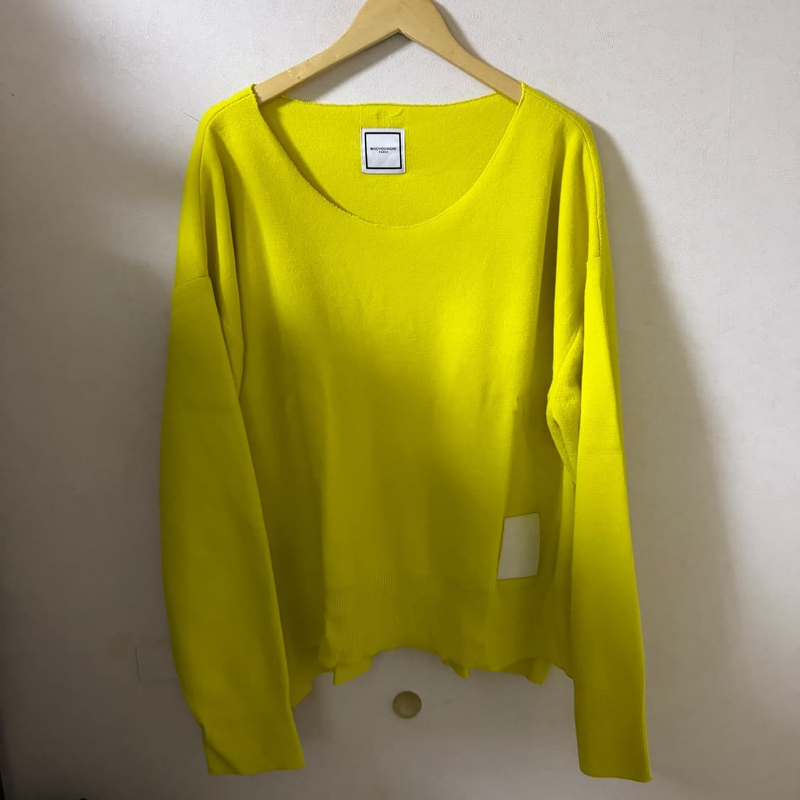 우영미 파리 오버핏 라운드넥 로고 니트  상품이미지1