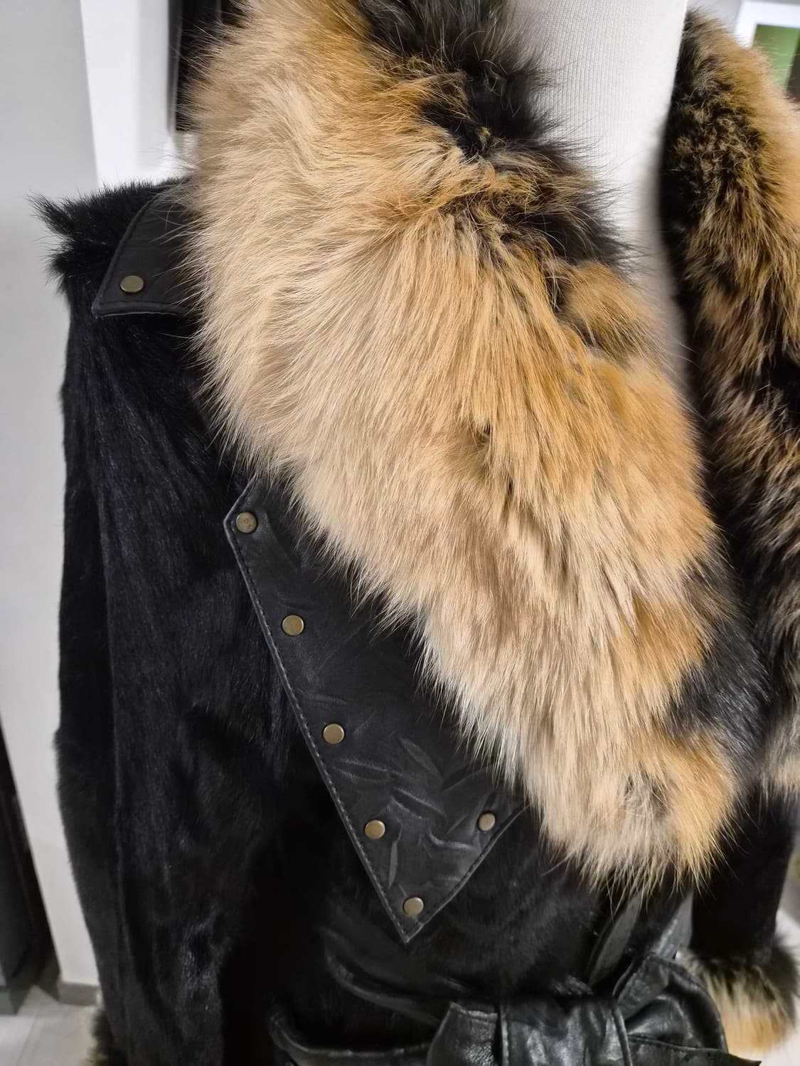 택달린  새상품 에크랑(Ecran) 고급 모피 제품 상품이미지5