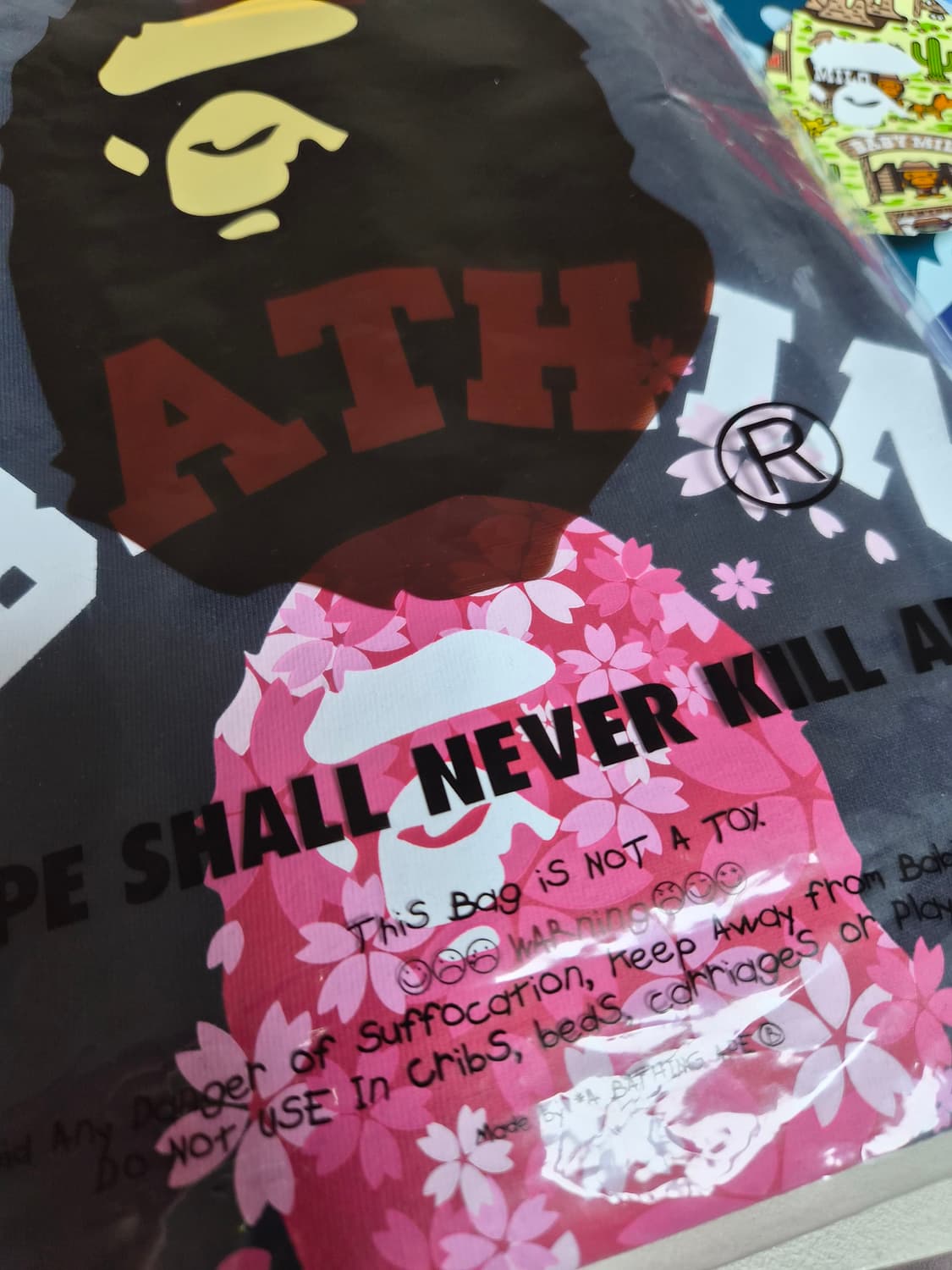 베이프 정품 M 사쿠라 컬리지 티 벚꽃 반팔티 상품이미지4