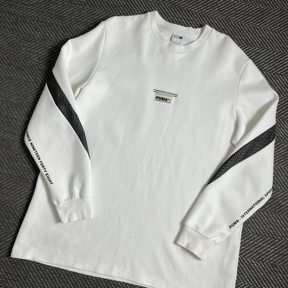 푸마 올드스쿨 스몰로고 메쉬 디테일 박시핏 맨투맨 y 4861 상품이미지1