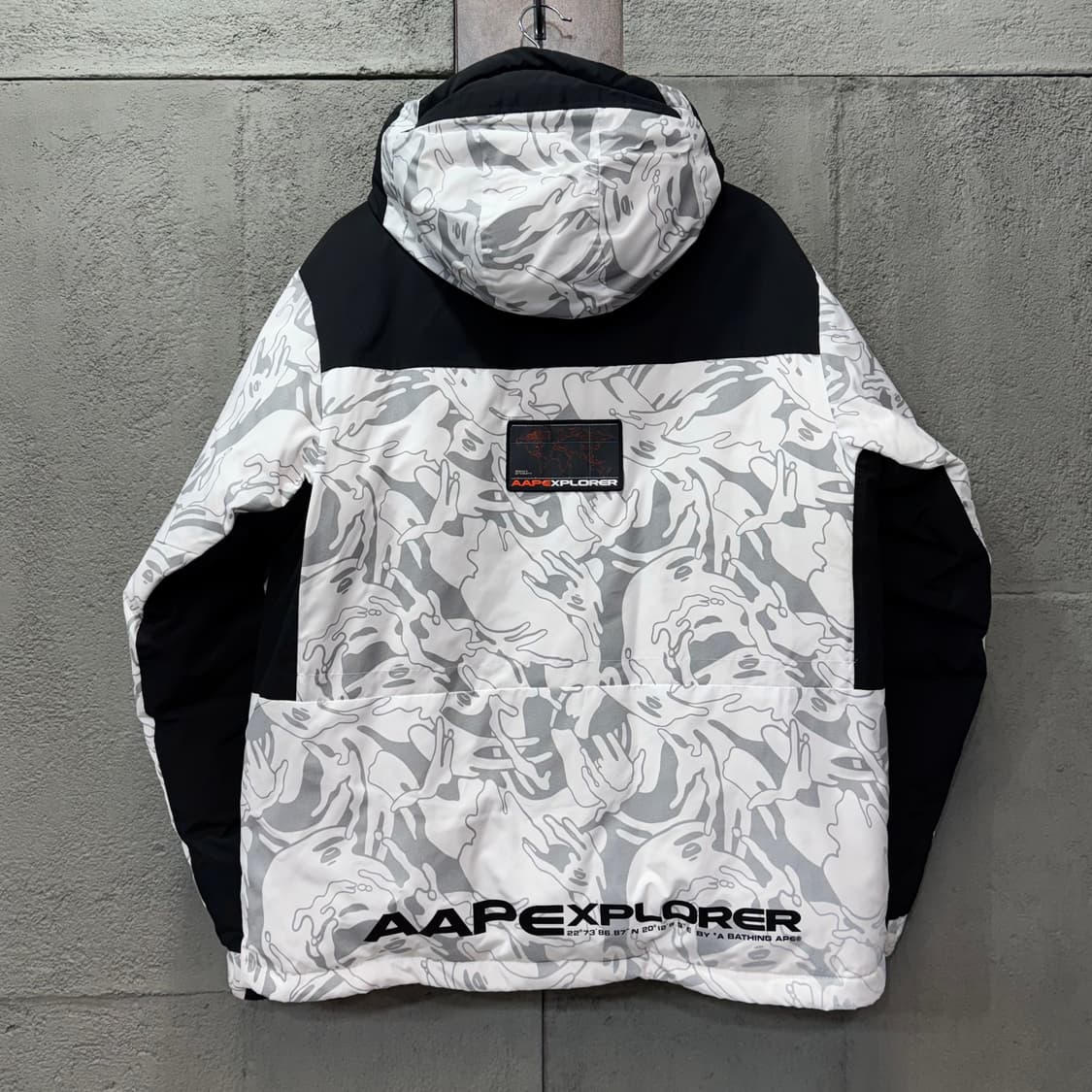 에이프 by 베이프 익스플로럴 카모 다운 패딩 (L)   상품이미지6