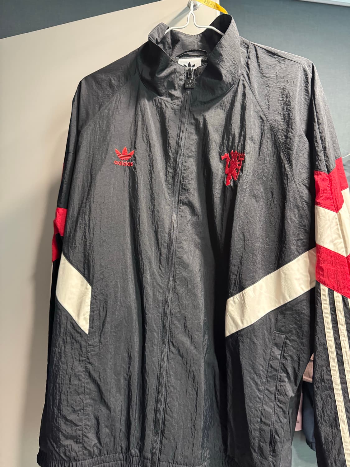 아디다스 맨유 바람막이 상품이미지1