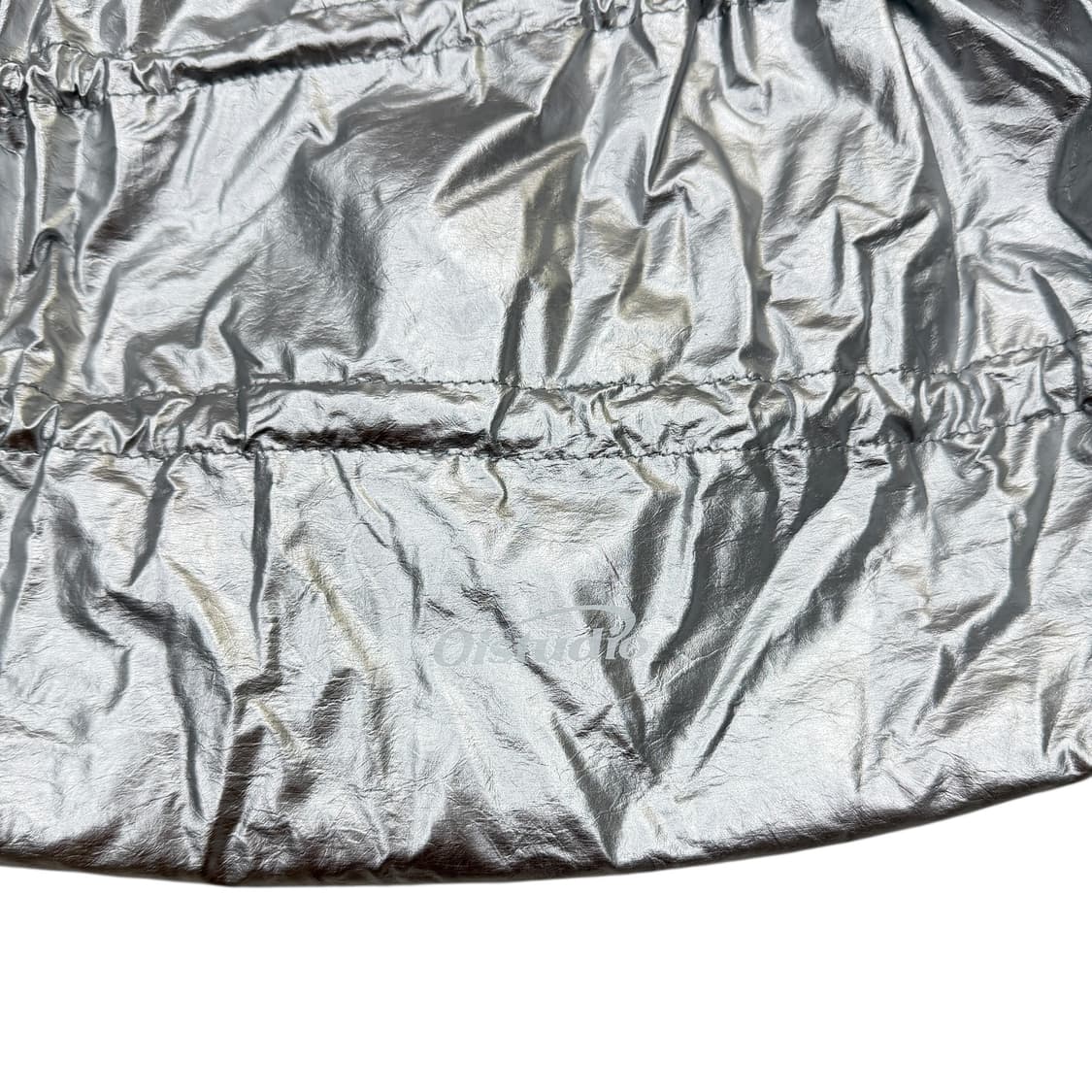 OIOI 코스모 로고 셔링 짐색 가방 실버 그레이 상품이미지5