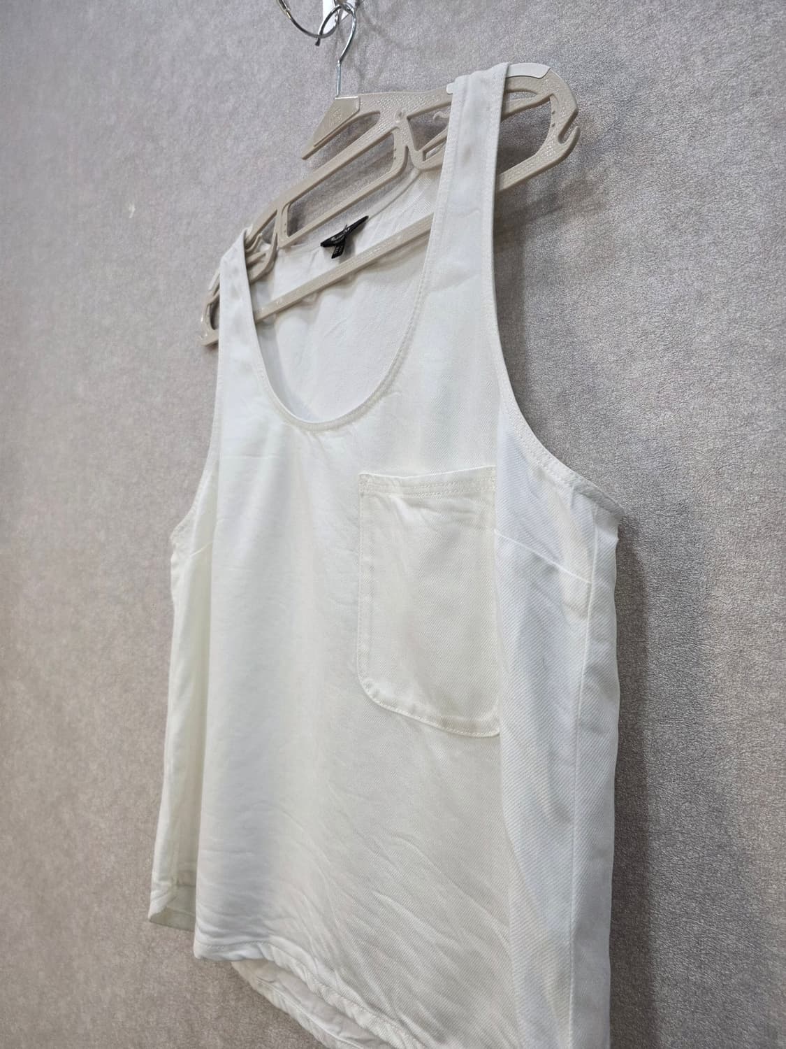 마시모두띠 슬리브리스 포켓 탑 나시 Massimo Dutti 상품이미지4