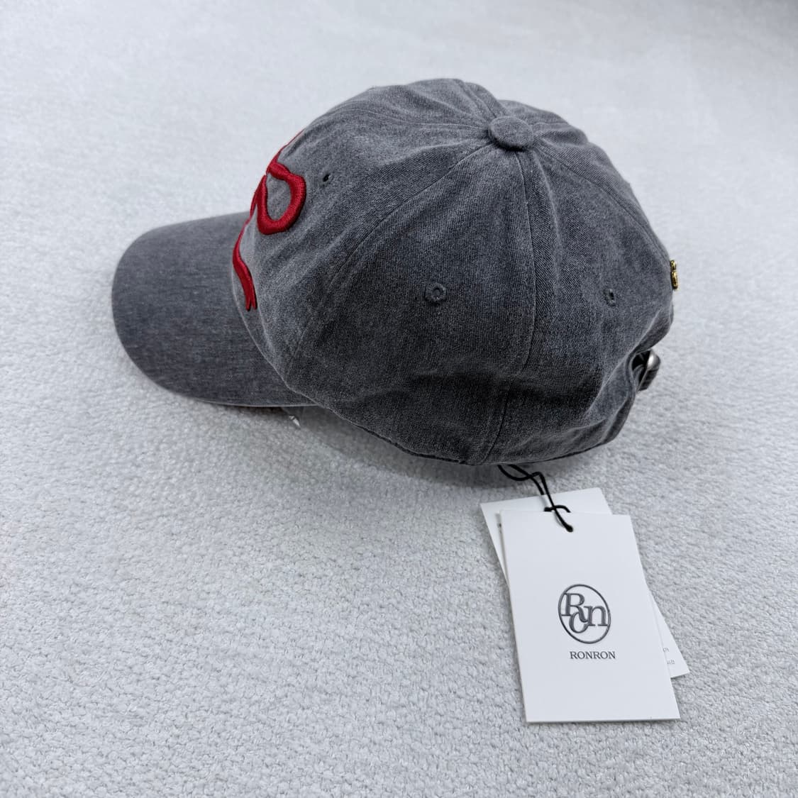 론론 HEART RIBBON BALL CAP CHARCOAL 상품이미지4