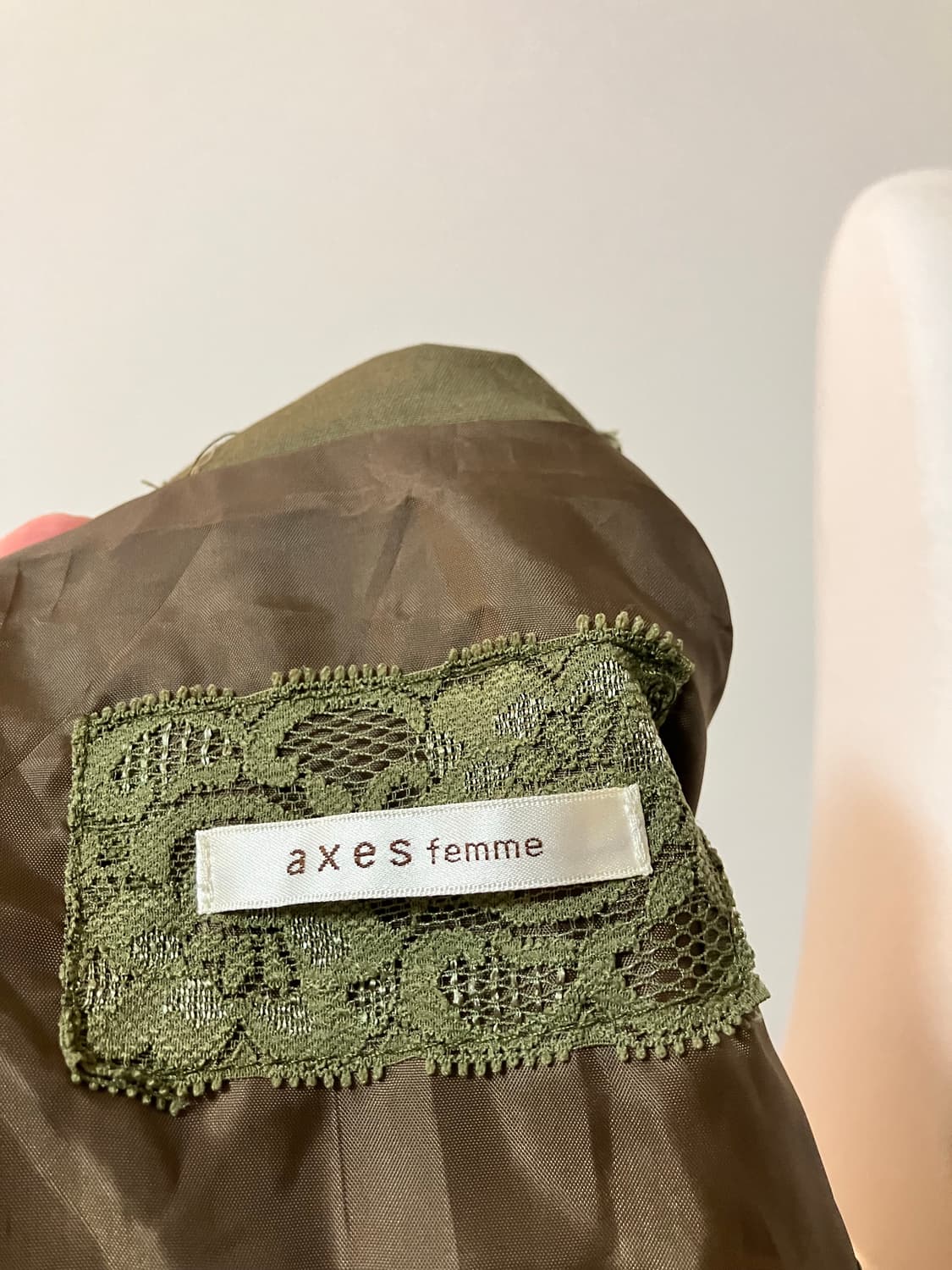 axes femme 엑시즈팜 카키 숏야상 상품이미지6