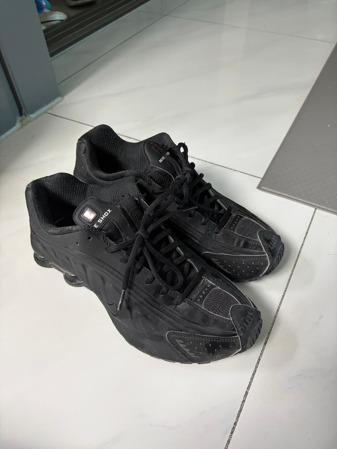 나이키 샥스 r4 상품이미지2