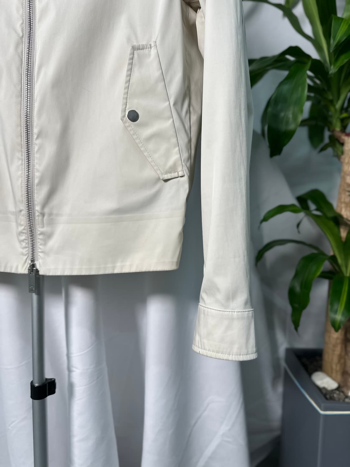 [정품] 몽클레어 카탈라 바이커 자켓 2사이즈 상품이미지4