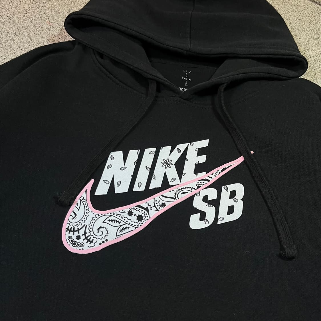 나이키 SB x 트레비스 스캇 반다나 페이즐리 스우시 후드티  상품이미지2