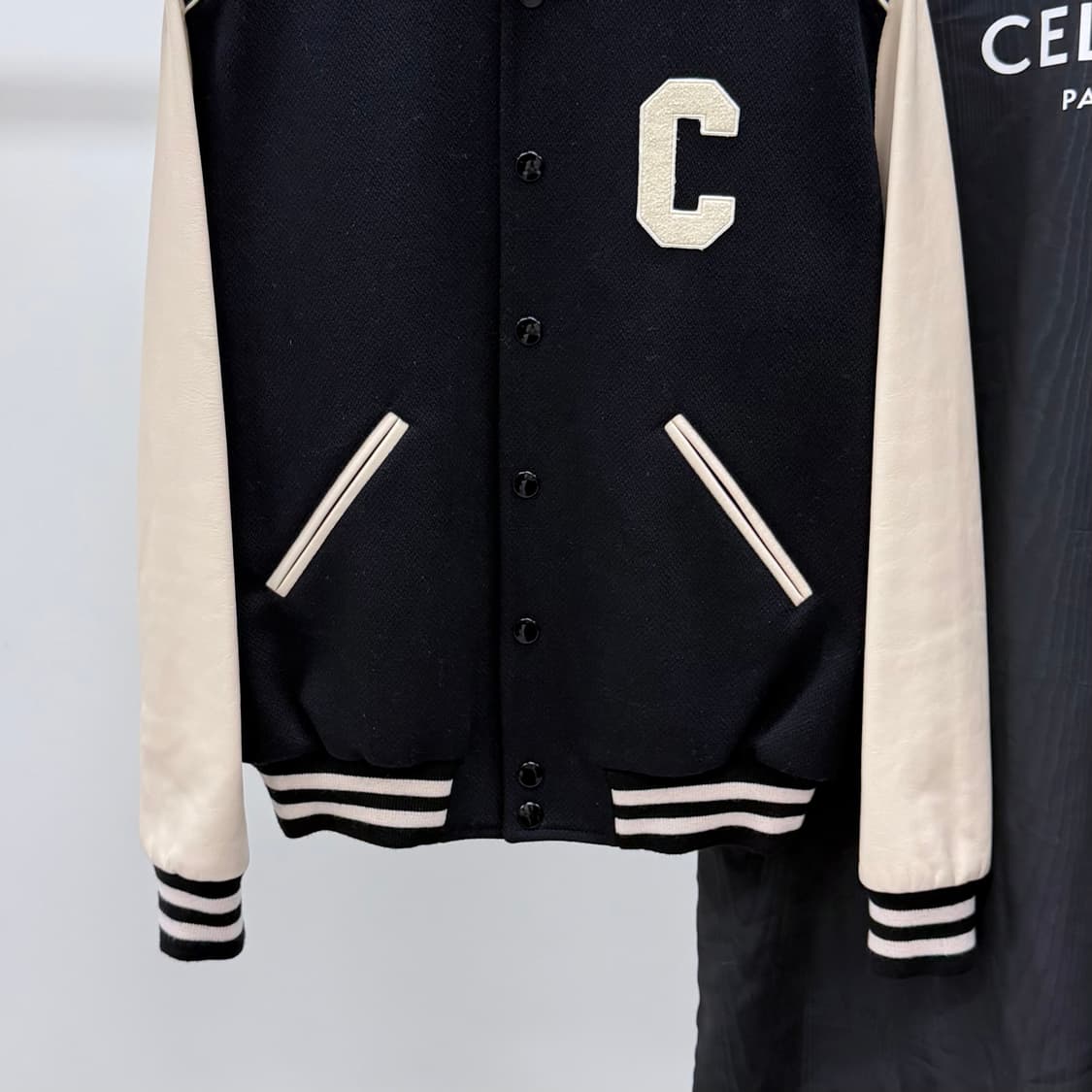 [S+급/50] 셀린느 C로고 테디 바시티 자켓 블랙 상품이미지3