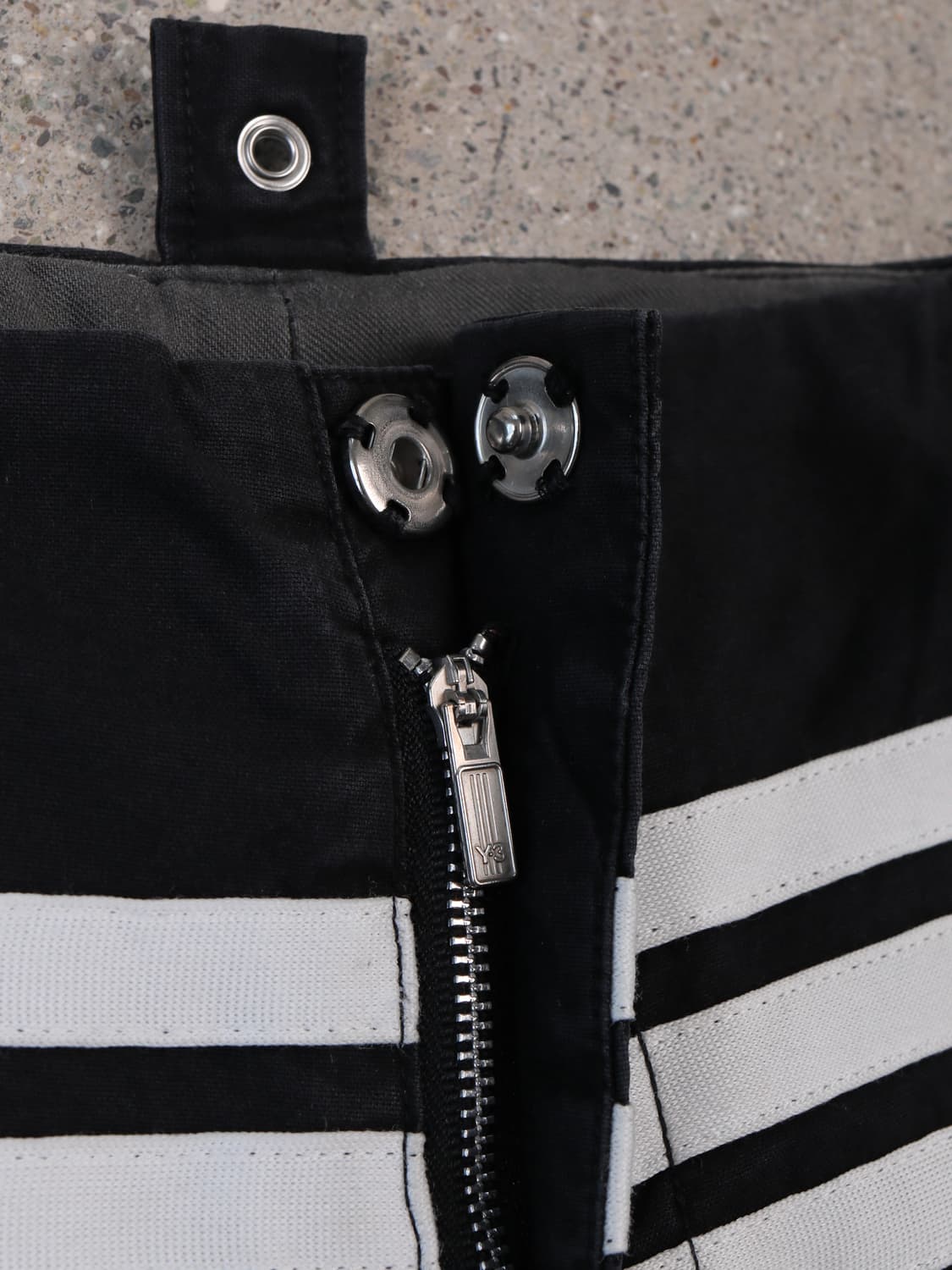 Y-3 2004 Three Stripe Shorts 상품이미지4