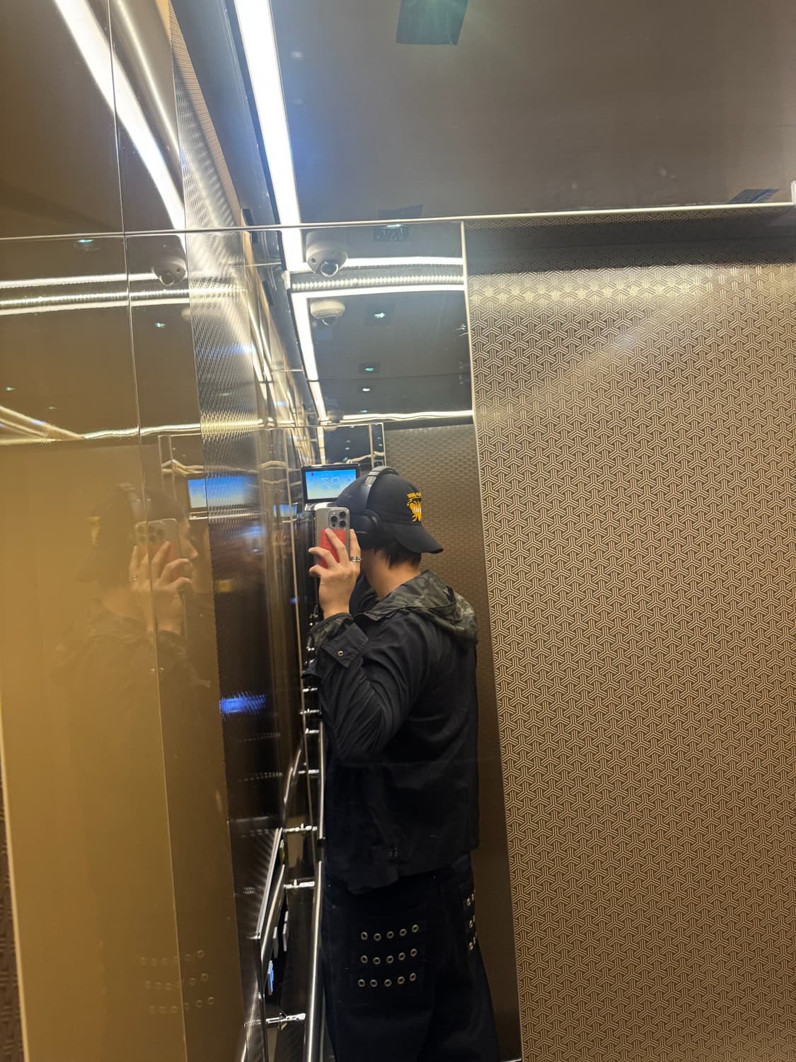 Eyelet Button Black Jeans 상품이미지3