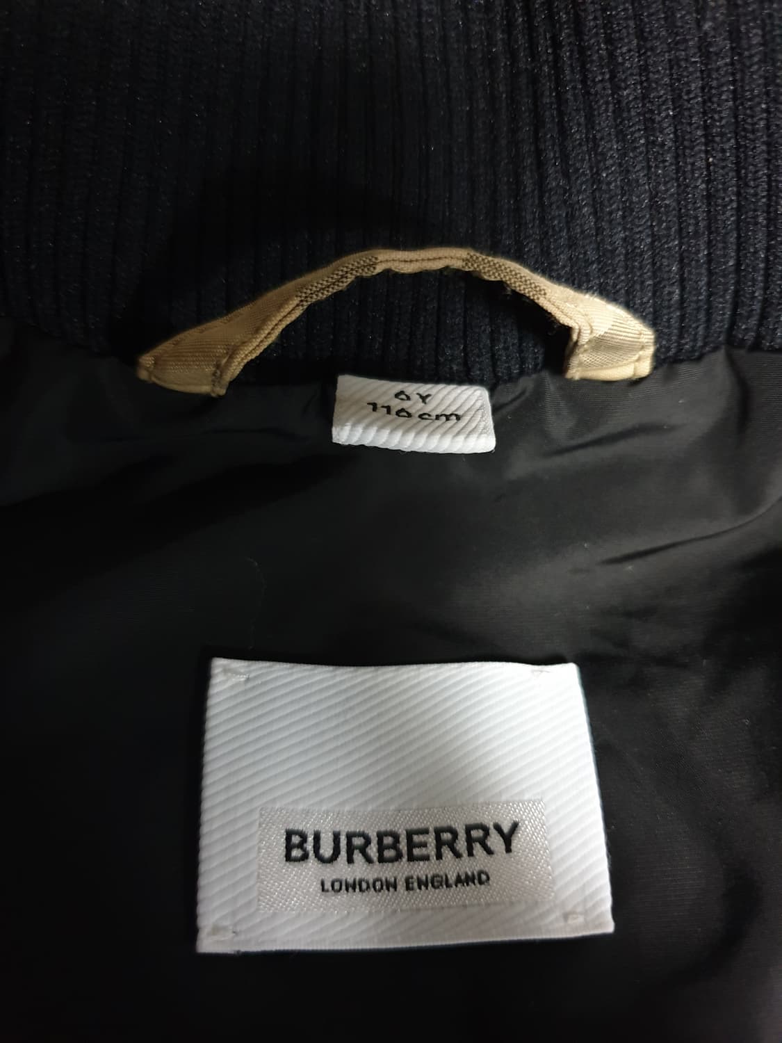 (23FW) 버버리 아우빈 빈티지체크 패치로고 후드 덕다운 패딩 (6Y) 상품이미지5