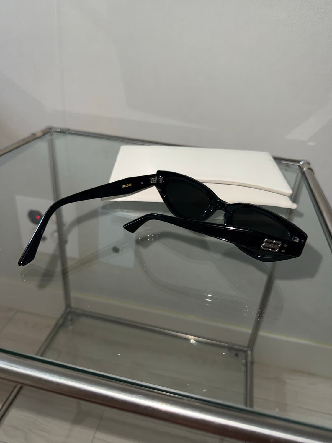 젠틀몬스터 로코코 01 블랙 선글라스 (제니착용) 상품이미지4