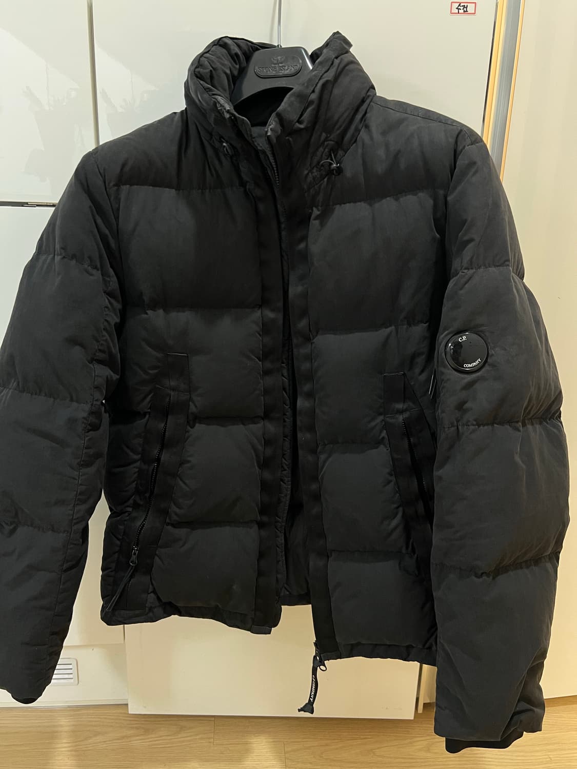 cp컴퍼니 블랙패딩 100-105 상품이미지1