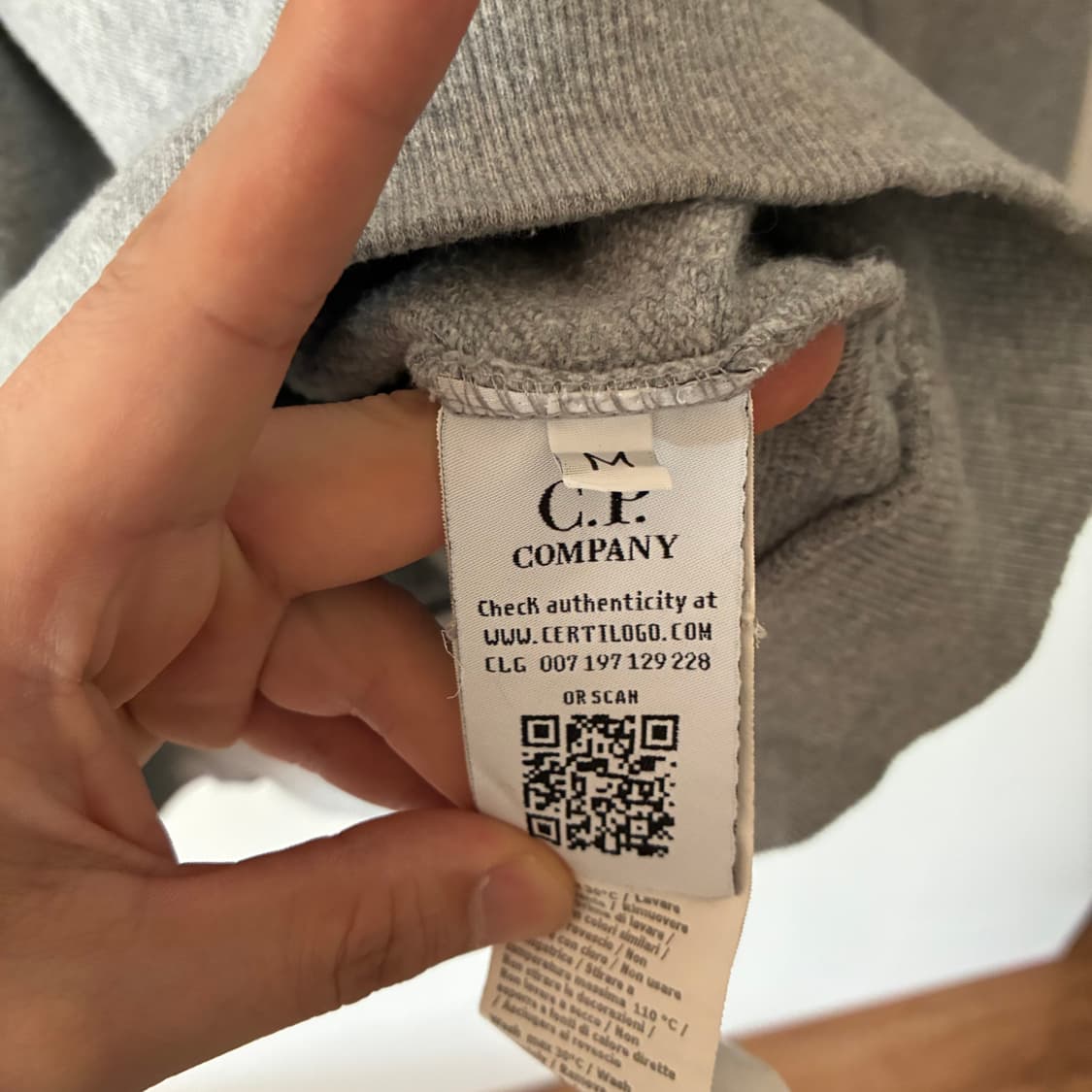 CP컴퍼니 맨투맨 상품이미지5