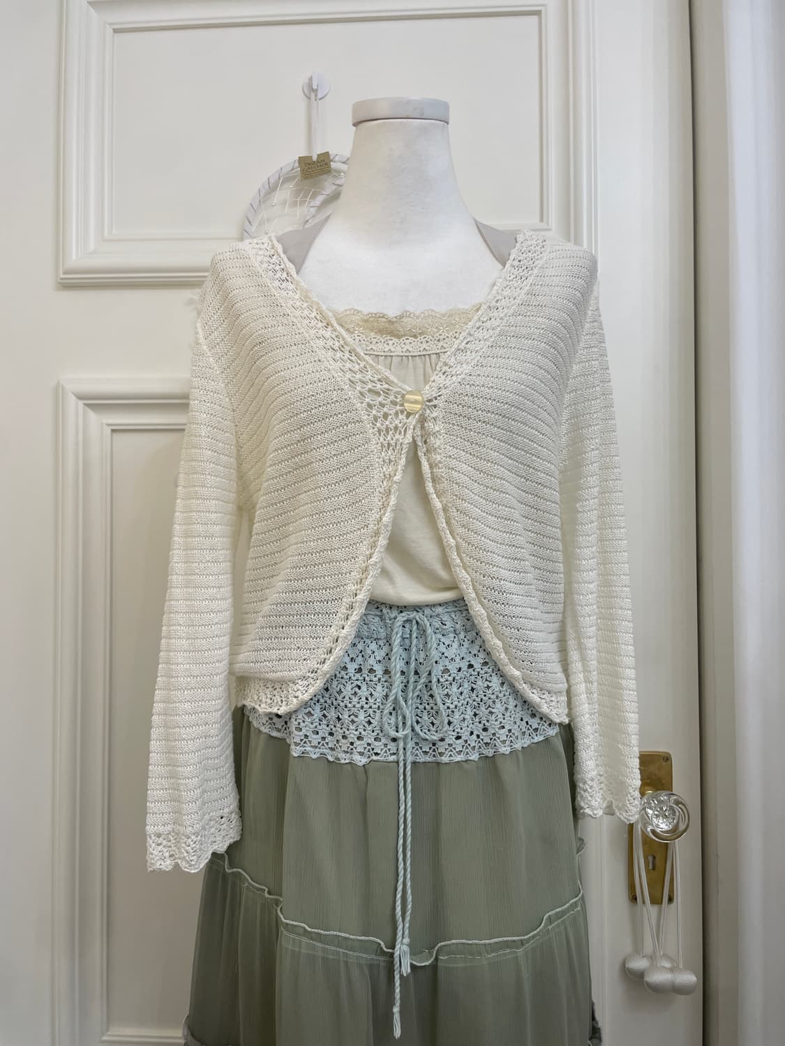 ivory one button cardigan&gray lace shir 상품이미지5