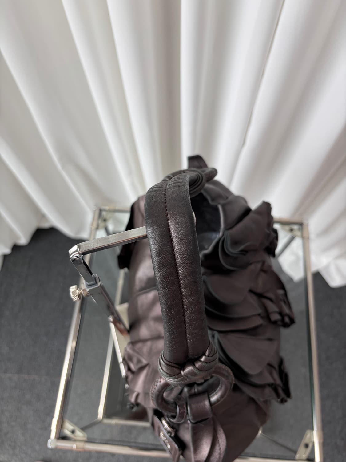 프라다 나파 러플 숄더백 상품이미지8