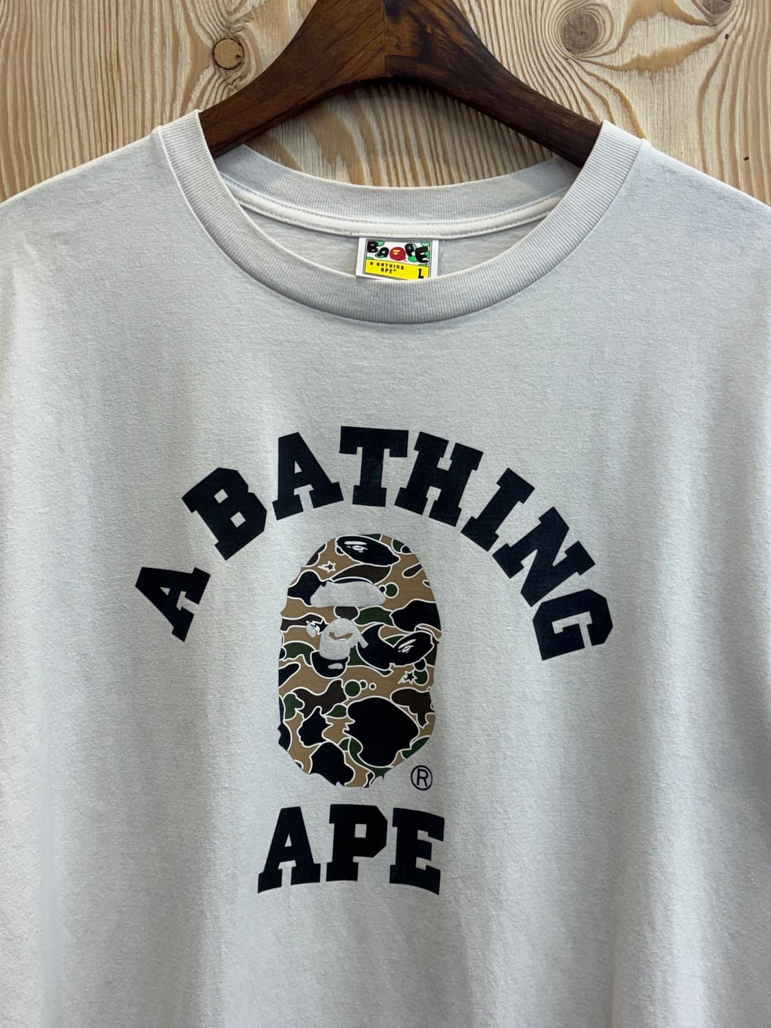 베이프 퍼스트 카모 컬리지 티셔츠 상품이미지2