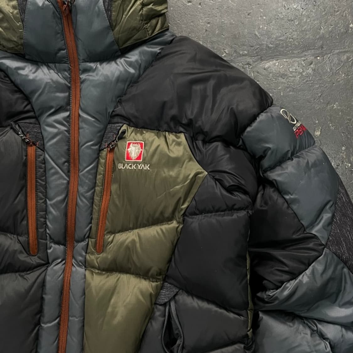 100 블랙야크 패딩 상품이미지2