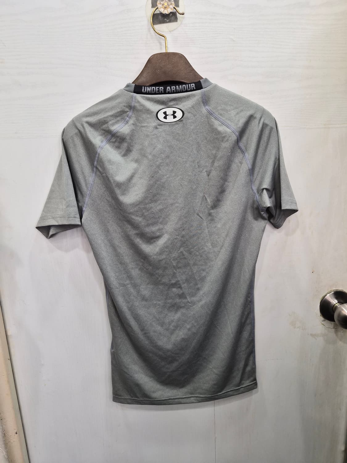 MD/M사이즈) UNDER ARMOUR 언더아머 반팔티셔츠! 달라붙는핏 상품이미지4