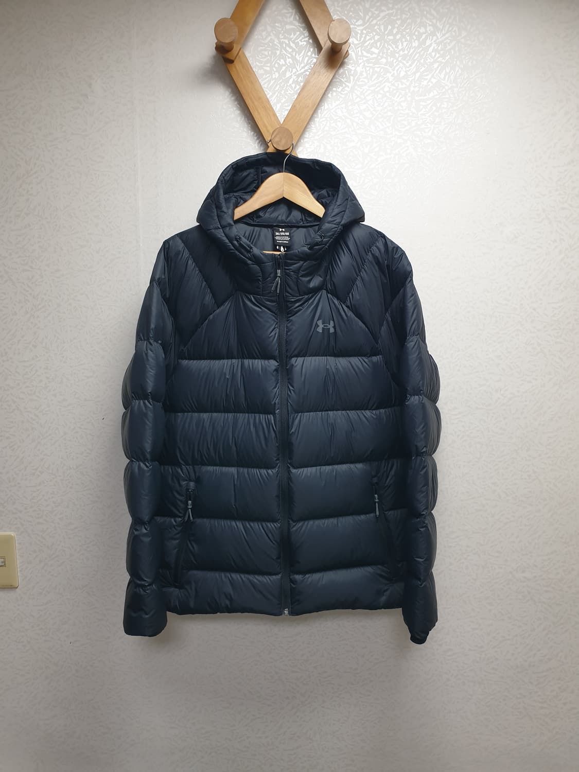 [xxl/110] 23fw 언더아머 후드 패딩 블랙 상품이미지1