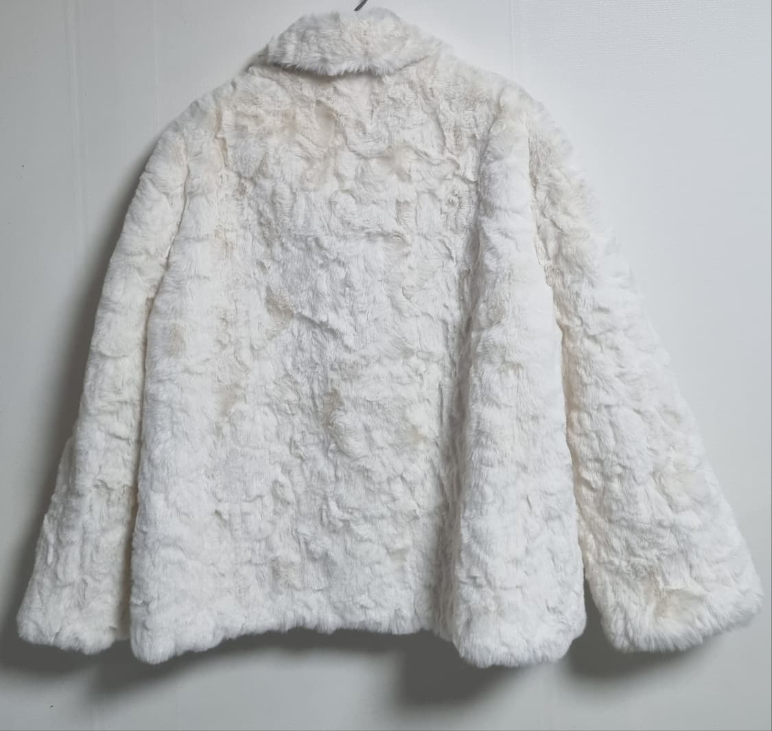 ~L (77) 화이트 페이크퍼 자켓 상품이미지2
