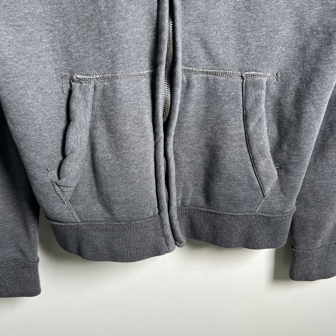 아베크롬비 빈티지 차콜 자수 로고 후드집업 M 상품이미지5