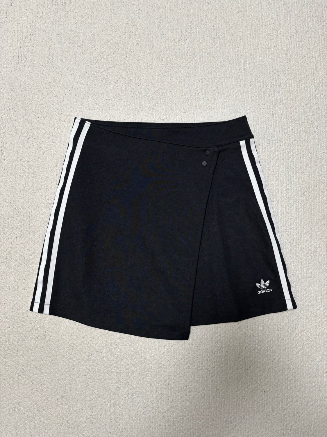 아디다스 블랙 삼선 3S 랩 미니 스커트 상품이미지2
