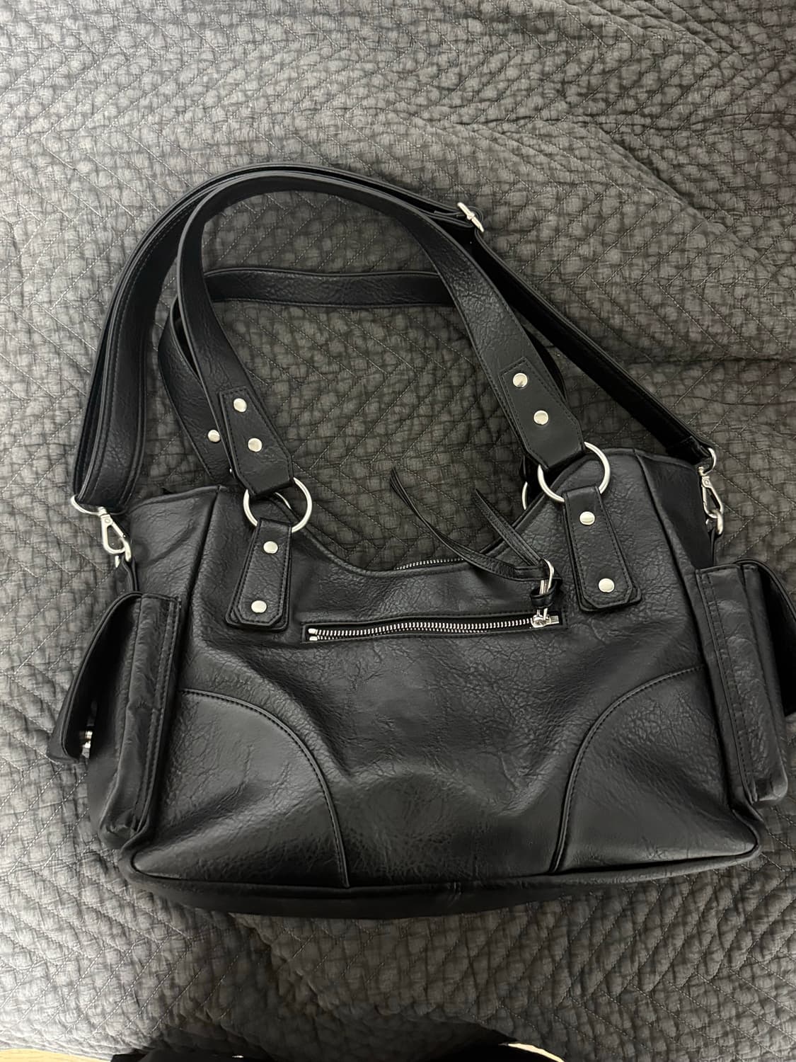 이우가마카라스 스터드 레더 숄더백 상품이미지2