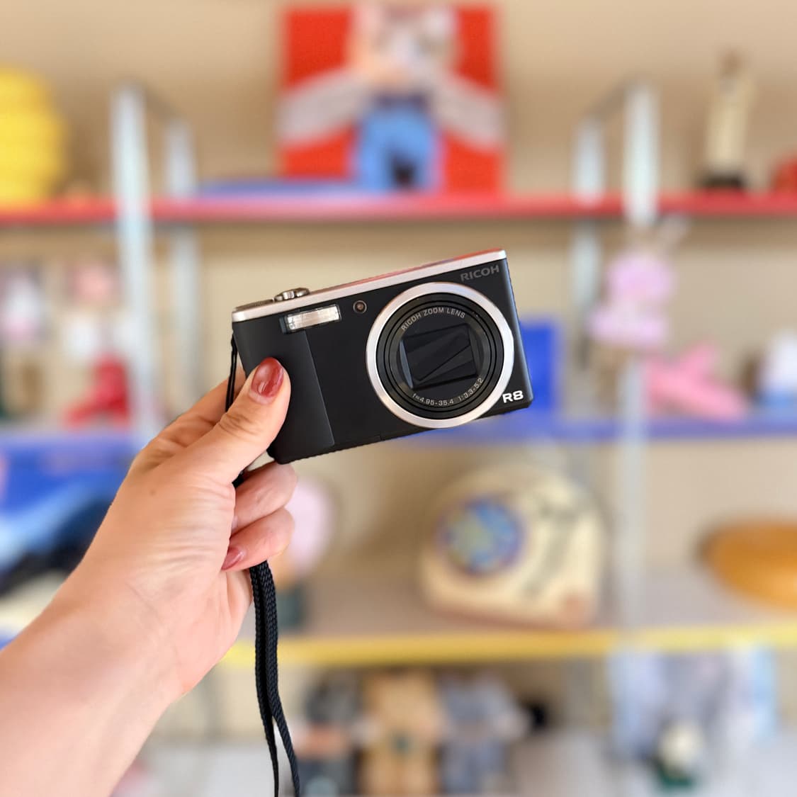 ✨미품 장원영 이즈나 방지민 픽✨ricoh 리코 r8 블랙 빈티지디카 상품이미지3