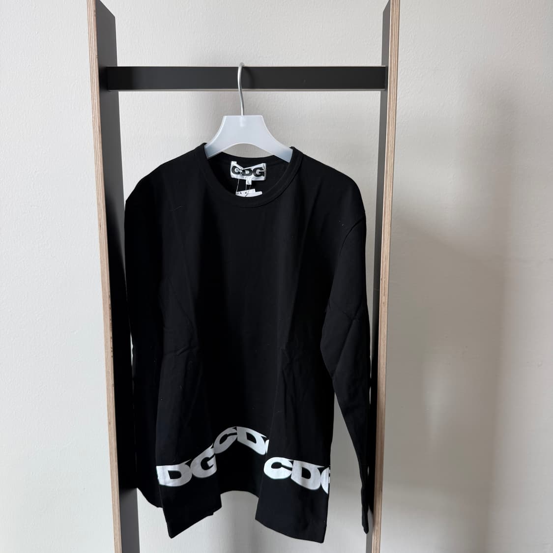 꼼데가르송 CDG WAVY 백 로고 롱슬리브 2컬러 상품이미지8