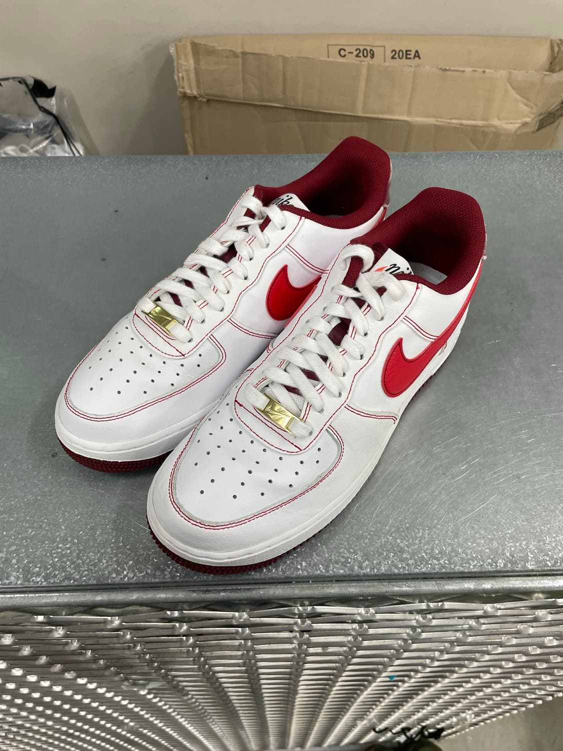 나이키 에어포스1 '07 화이트 팀 레드 265 상품이미지2