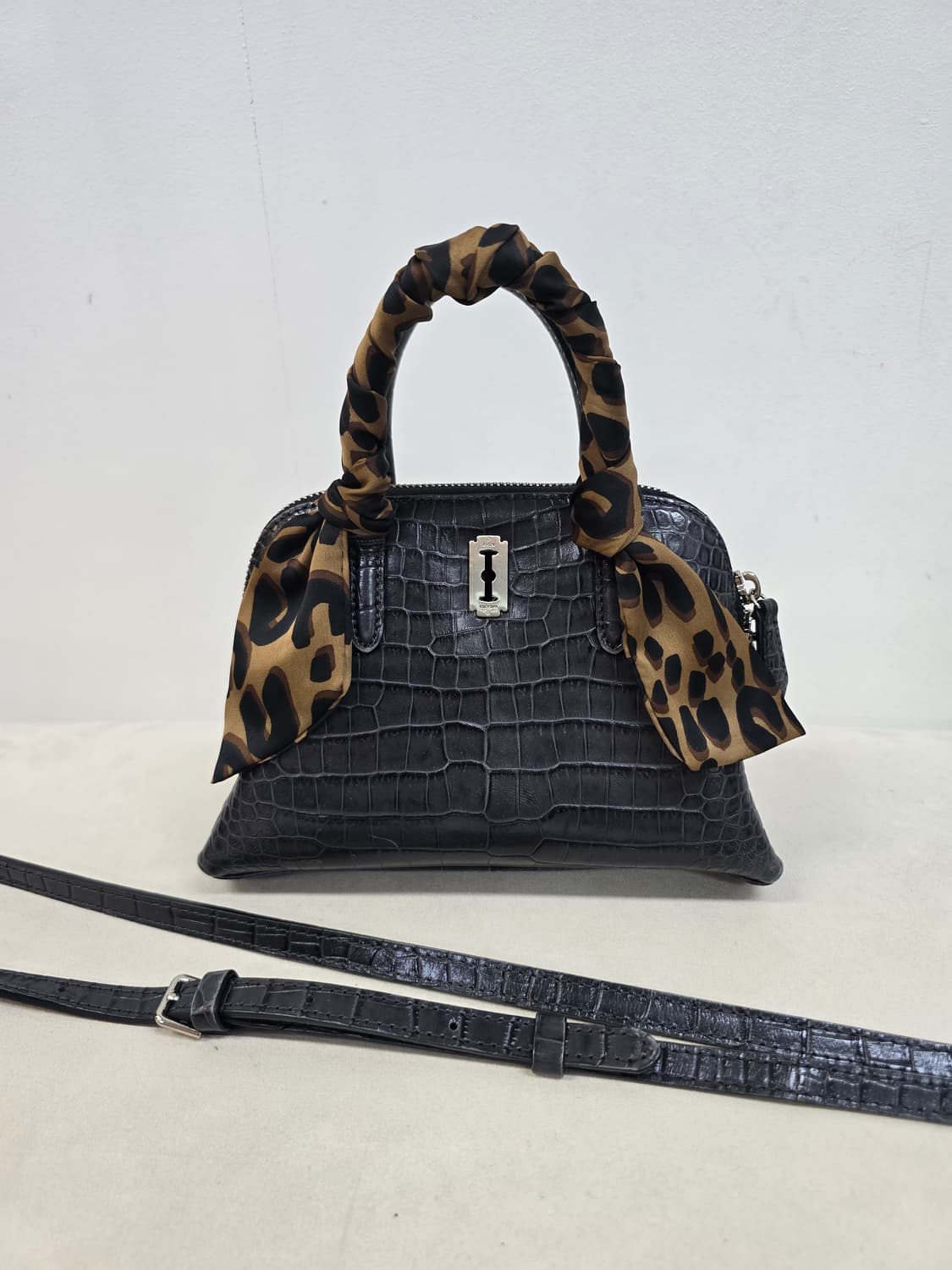 분크 토크 하프문 피콜로 딥 다크 그레이 상품이미지1